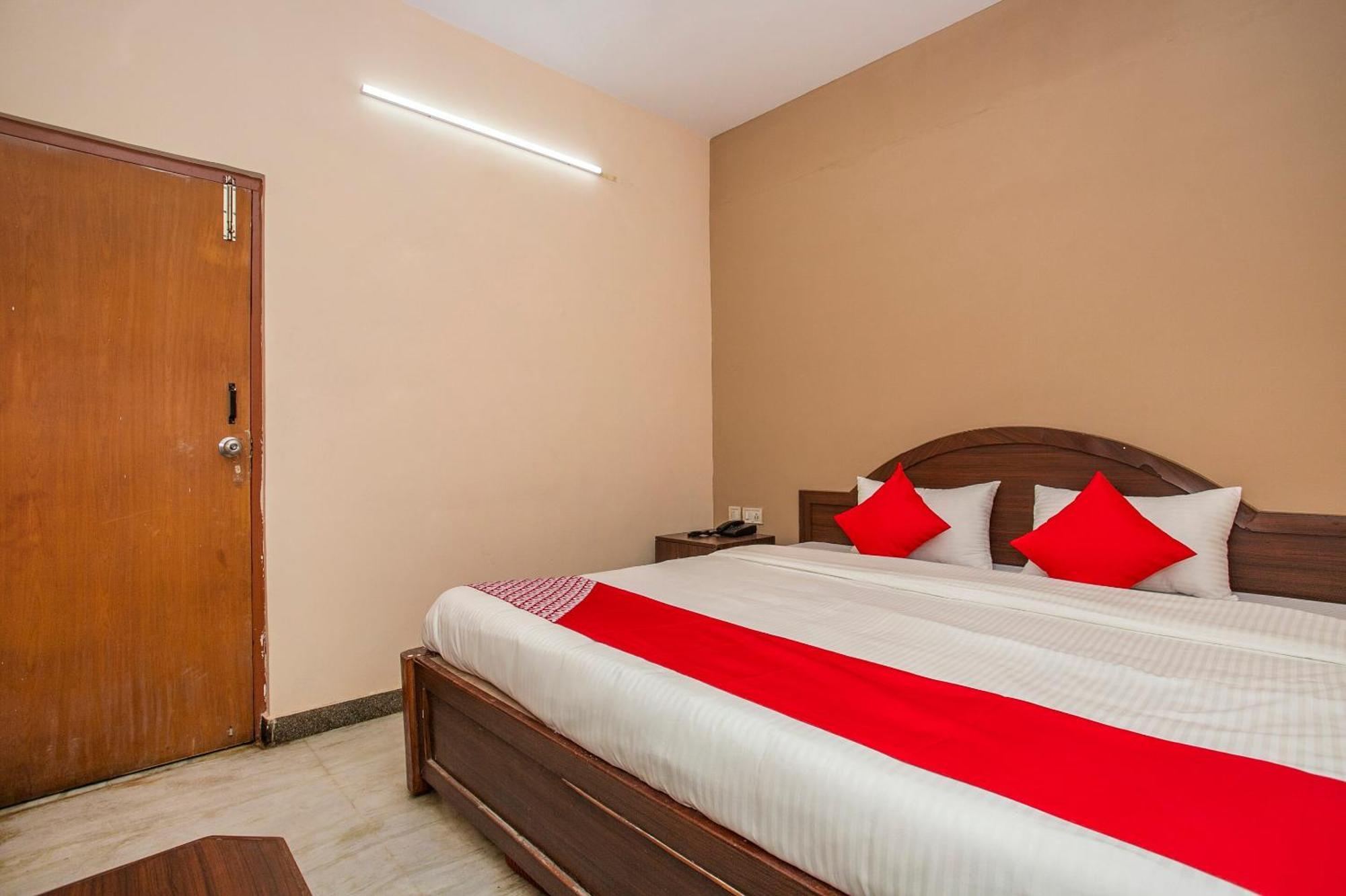 Hotel O Royal Residency Near Hare Krishna Hill Jālahalli Exteriör bild